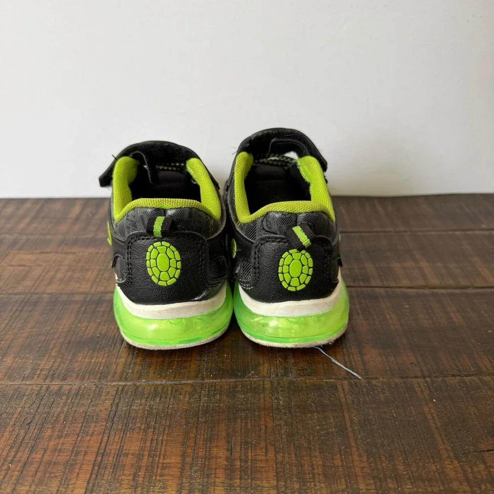 Teenage Mutant Ninja Turtles Light-Up Sneakers Graphic Black Green Size 11 Kids